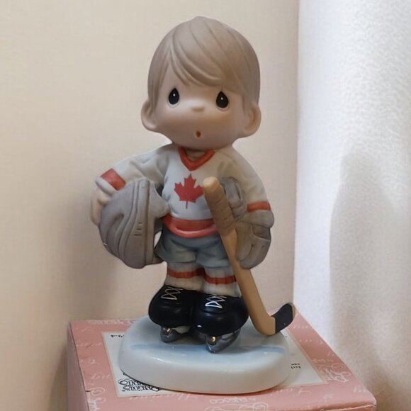 Vintage Enesco Precious Moments "I Will Make My Country Proud" 2000  New… - Picture 9 of 10